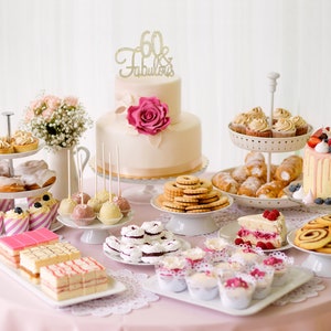 Adorno para tarta de 60 cumpleaños - DORADO 60 y fabulosa - Ideas divertidas para decorar el 60 cumpleaños - Diamantes de imitación brillantes - Recuerdo perfecto imagen 8