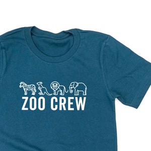 Zoo Crew - Camiseta Unisex / Camisa de zoológico / Camiseta gráfica / Camisas para mamás / Regalo del Día de la Madre / Vida de mamá / Camisa de zoológico para mamá / Camisa de vida de zoológico
