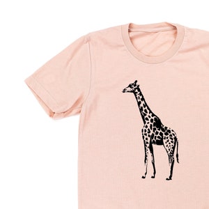 GIRAFFE - Camiseta Unisex / Camisa Zoo / Camiseta Gráfica / Camisas para Mamás / Regalo Día de la Madre / Mom Life / Camisa Zoo para Mamá / Camisa Zoo Crew
