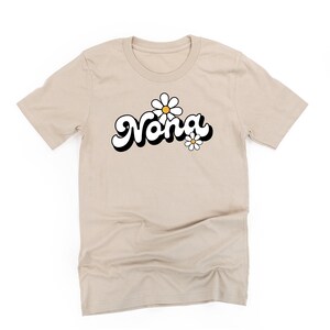 DAISY - NONA - w/ Full Daisy on Back - Unisex Tee | Mother&#39;s Day Gift | Nona Graphic Tee | Shirt for Nona | Retro Daisy Shirt | Nona Gift