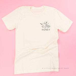 HONEY - Bouquet - Pocket Size - Unisex Tee | Honey Graphic Tee | Shirt for Honey | Mother&#39;s Day | Grandma Graphic Tee | Floral Shirt