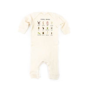 Cool Bugs (grafiek) - Babyslaper uit één stuk | Babyrompertje | Lente babyoutfit | Bug grafisch T-shirt | Cadeau voor babyjongen | Rol er gewoon mee |