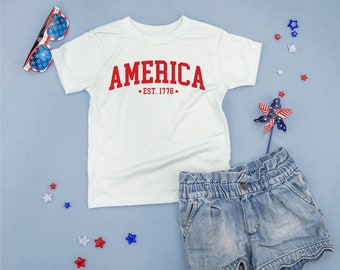 アメリカ建国 1776 年 - 子供用 T シャツ | 独立記念日衣装 | 子供用愛国心 T シャツ | 子供用独立記念日シャツ | 子供用グラフィック T シャツ | USA Proud |