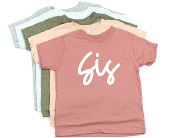 Sis - Cursive - Koszulka dziecięca | Koszulka Little Sister | Koszulka Big Sister / Little Sisters | Koszulki dla rodzeństwa | Big Brother | Ogłoszenie o ciąży |
