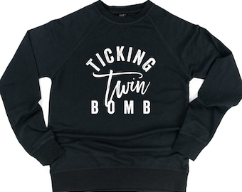 Ticking Twin Bomb - Suéter ligero / Camiseta gráfica para mamá / Anuncio de embarazo / Suéter de maternidad / Camisetas gráficas / Vida de mamá /