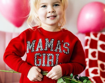 Mama's Girl (Varsity Leopard) - Suéter infantil | Roupa para meninas | Love My Mama | Moletom infantil | Mama and Me | Estampa de leopardo |