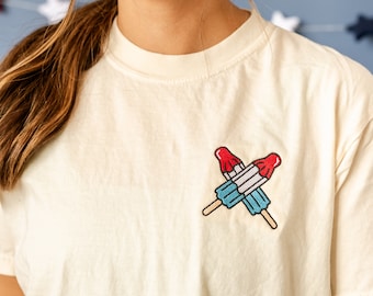Geborduurd Comfort Colors T-shirt - Bomb Pops (zak) | 4 juli-outfit | Vrijheid | Patriottisch T-shirt met print | Zomershirt | Trots op de VS |