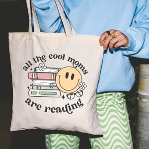 TORBA NA KSIĄŻKI - Wszystkie fajne mamy czytają | Torba biblioteczna | Torba płócienna | Akcesoria książkowe | Prezent dla miłośnika książek | Prezent na Dzień Matki