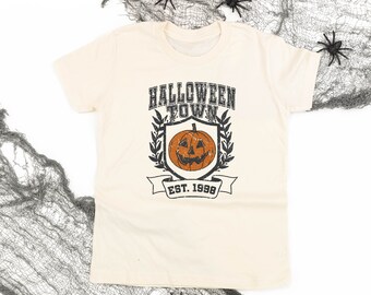 Halloween Town - Kurzarm Kinderhemd | Halloween Grafik T-Shirt | Boo Crew | Süßes oder Saures | Kinder Halloween Shirt | Spooky Season |
