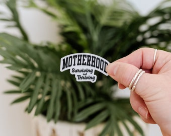ADESIVO LMSS® - Maternità - Sopravvivere non prosperare / Adesivo mamma / Adesivo maternità / Adesivi alla moda / Festa della mamma / Accessori per la mamma /