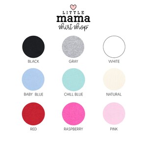 Puede incluir: Carta de colores que muestra los diferentes colores de camisetas disponibles para comprar. Los colores son: negro, gris, blanco, azul beb&eacute;, azul cielo, natural, rojo, frambuesa y rosa.