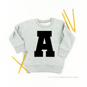 Inicial do time do colégio "A" - Suéter infantil | Camisola para Crianças | Suéteres de volta às aulas | Suéteres escolares | Suéteres infantis | Suéter Good Vibes