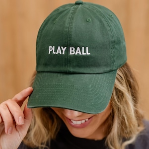 47 Czapka - PLAY BALL - Niestandardowy numer | Spersonalizowana czapka | Prezent dla mamy | Życie mamy | Prezent na Dzień Matki | Akcesoria baseballowe | Baseball Mom |