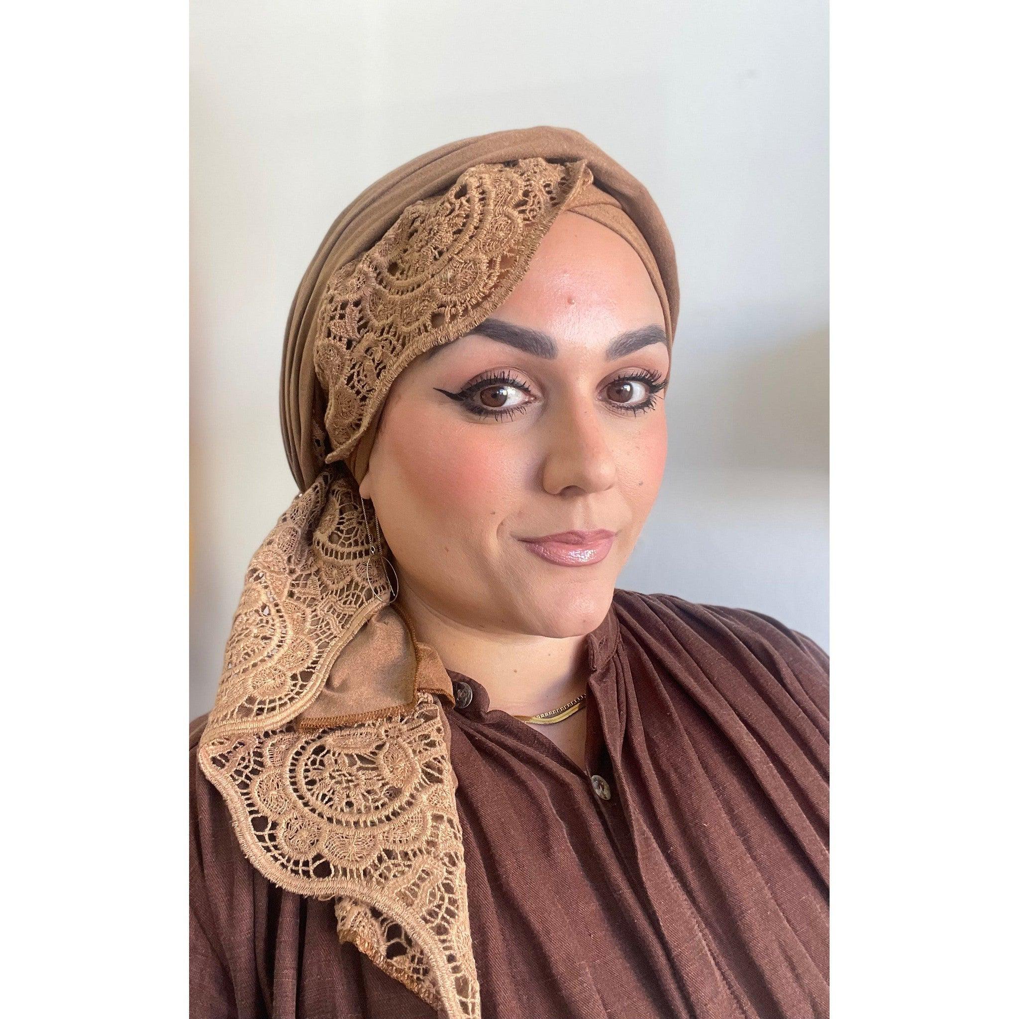 Lovely Black & Green Lace Handmade Mitpachat Head Covering  display picture 2