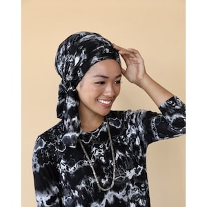 Black Tie-Dye Long Wrap