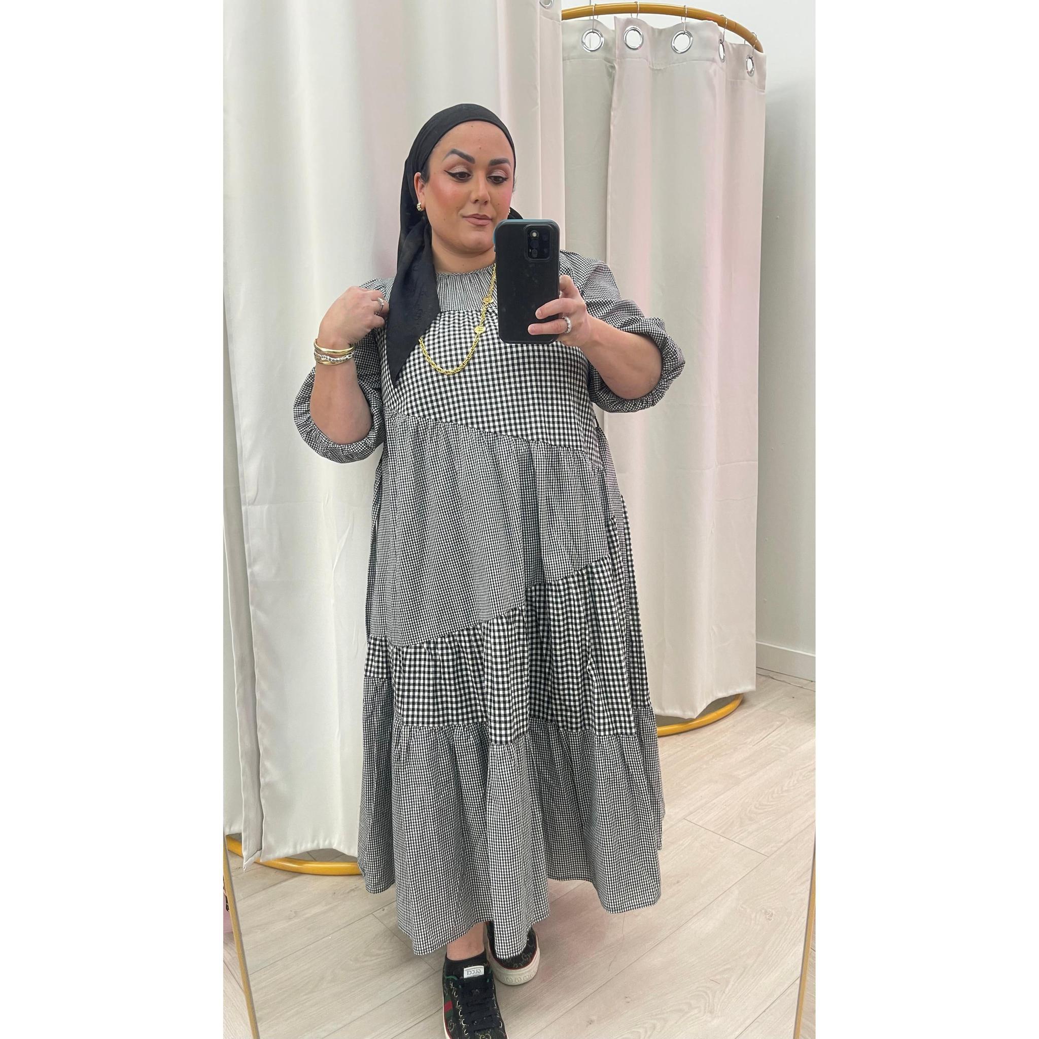 ギンガム コットン ミディ ドレス、セルフタイ ベルト付き、ブラック