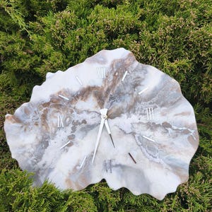 Geode white gray wall clock, epoxy marble decor, large wall clock, overmantle resin clock, unique home decor, boho wall art, wedding gift