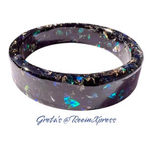Holographic Nightfall – Wide Square Resin Bangle with Mirror Flakes & Gold Leaf
