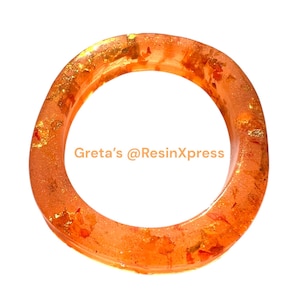 Elegant Oval Peach Resin Bangle with Gold Leaf Flakes, Red Rose Petals & Iridescent Shimmer – One of a Kind Botanical Bracelet | Handmade