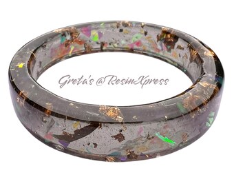 Coffee Resin Bangle – Translucent Gold and Holographic Flake Bracelet for Statement Style