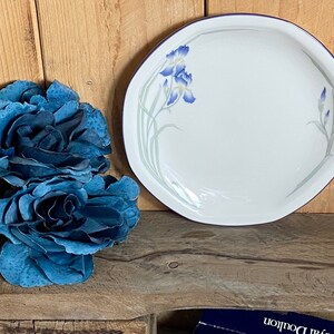 Vintage side plates Royal Doulton fine bone China ‘Minerva’ ideal gift Burslem England 1989 home decor tableware fine dining plate