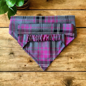 Scrunchie Hundbandana - Rosa/Grå Tartan