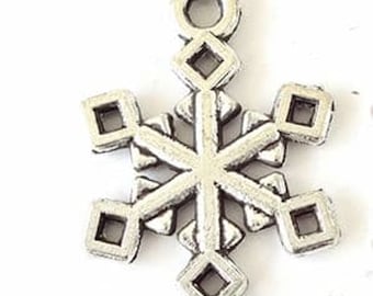 50 Snowflake Charms Christmas Charms  Antique Silver Tone 20mm