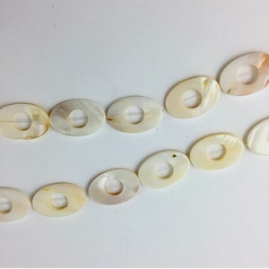 Shell Flat Oval Beads 30x20mm 16 inches