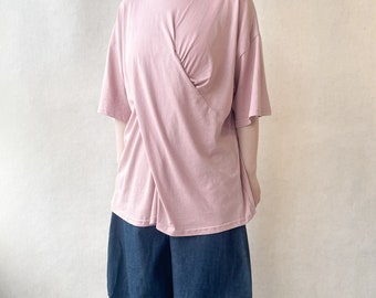 Blusa asimétrica de algodón orgánico: pliegues suaves, túnica de talla grande
