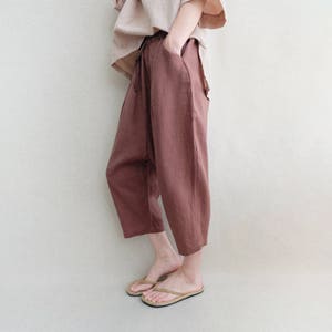 Natural Linen Harem Pants: Women&#39;s Elastic Waist Cropped Trousers