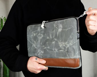 MacBook Pro-hoes van gewaxt canvas: gepersonaliseerde leren laptophoes