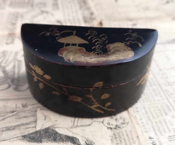 Antique papier mache box, Chinoiserie