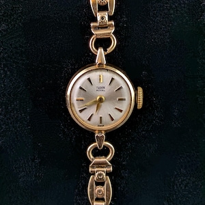 Vintage Ladies 9ct gold Tudor Royal wristwatch, Bracelet strap