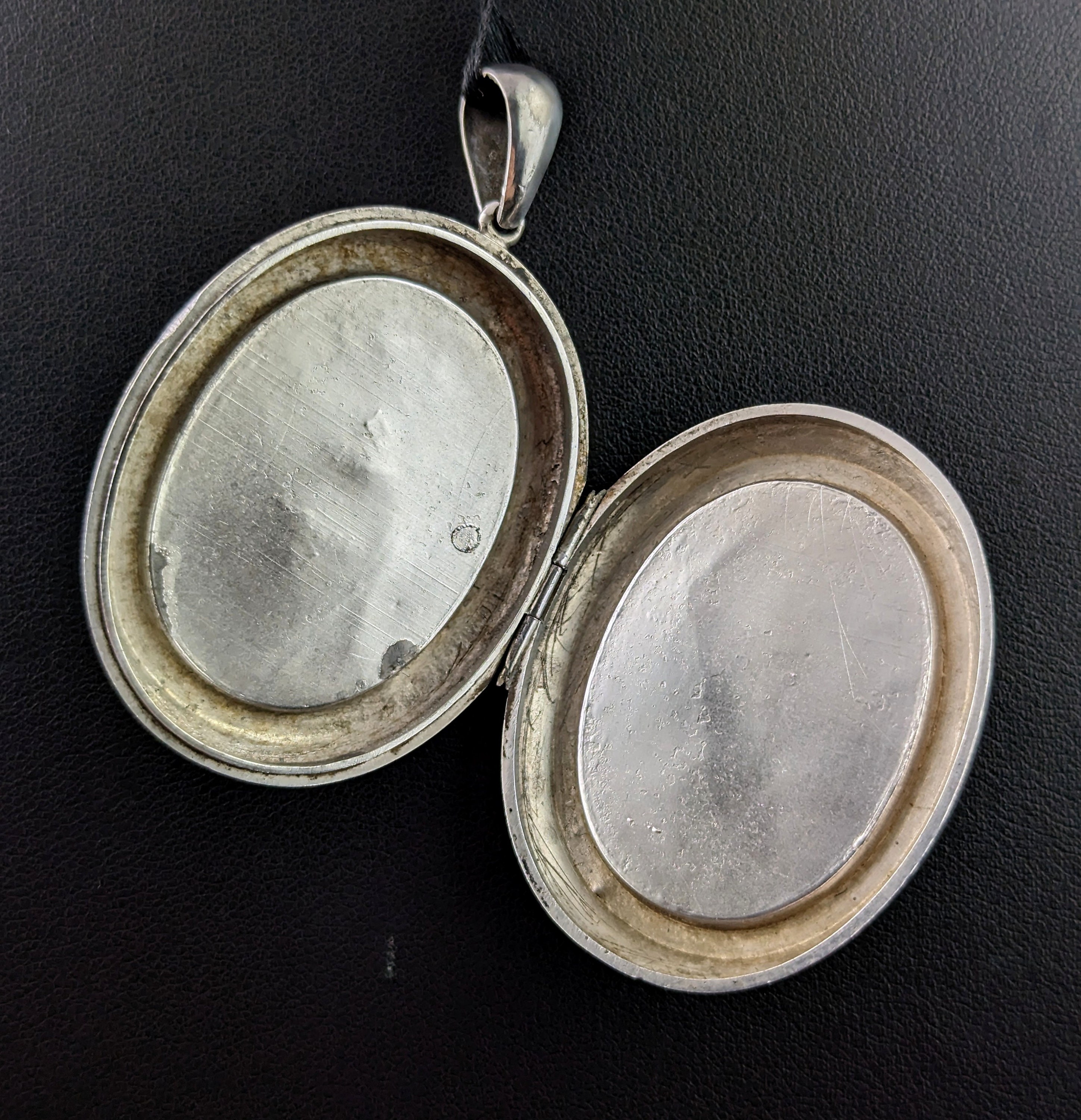 Medaglione Ovale Vintage In Argento Sterling 925 – 35 Mm, Inciso Foliate, Con Scatola Regalo