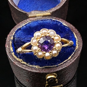 Anillo de racimo antiguo de oro de 18 quilates y perlas