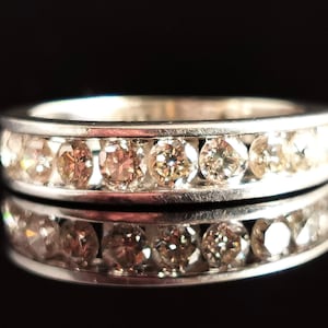 Anillo de eternidad de medio aro de diamante vintage, oro blanco de 9 quilates