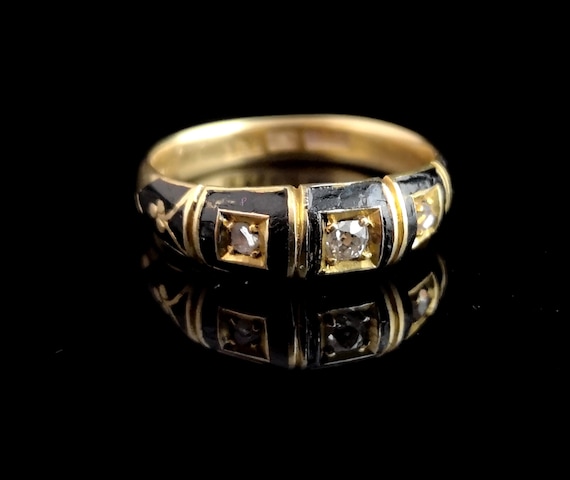 Antique Diamond mourning ring, 18ct gold, black en
