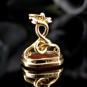 Antique 18ct gold seal fob, double entwined snakes, Carnelian