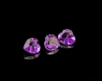 Vintage hartvormige amethist edelstenen, set van drie
