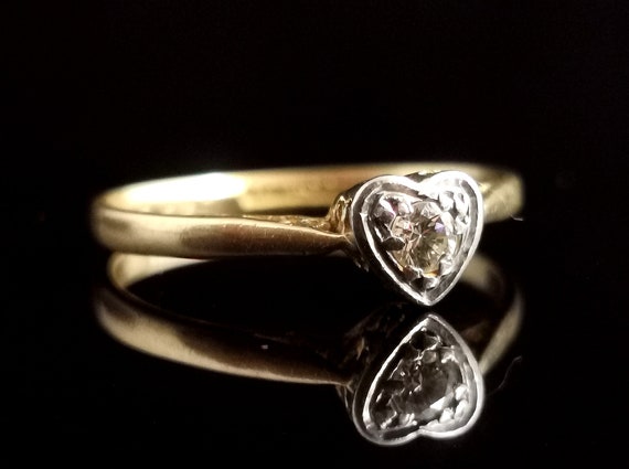 Vintage Diamond heart ring, 18ct gold and platinum - image 2