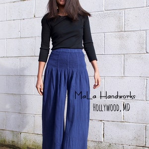 Pantaloni in doppia garza blu indaco V-6 ~ Pantaloni in cotone boho, pantaloni a gamba larga, abbigliamento Burning Man, pantaloni da spiaggia con vita affumicata, pantaloni da yoga, pantaloni da salotto