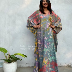 Caftán gris con estampado tie-dye arcoíris A-15 Tallas grandes Caftán arcoíris Vestidos de playa para mujer Ropa de vacaciones Vestido de descanso Ropa de resort Mumu imagen 3