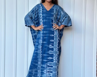 Caftano in jersey di cotone blu con tie-dye CO-53 ~ Abito da spiaggia, Abiti estivi da donna, Abbigliamento da crociera, Abito da vacanza, Abito estivo da donna