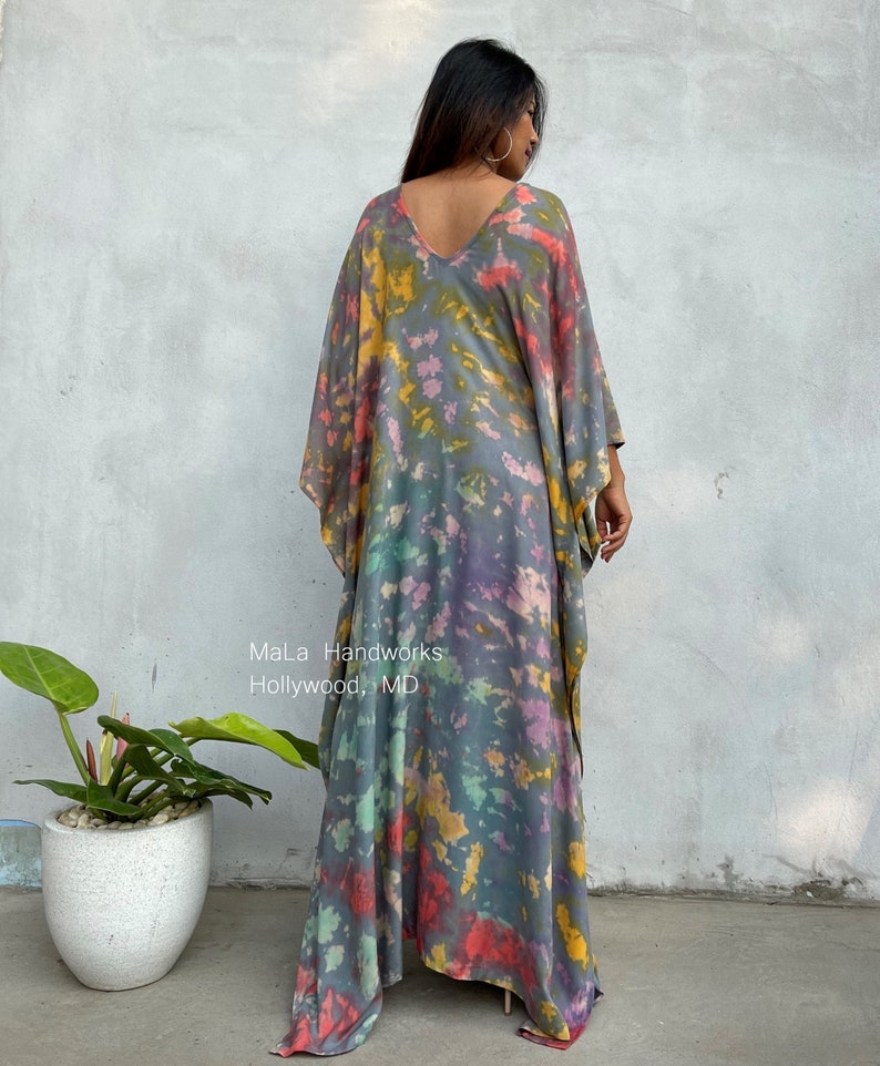 Caftán gris con estampado tie-dye arcoíris A-15 Tallas grandes Caftán arcoíris Vestidos de playa para mujer Ropa de vacaciones Vestido de descanso Ropa de resort Mumu imagen 6