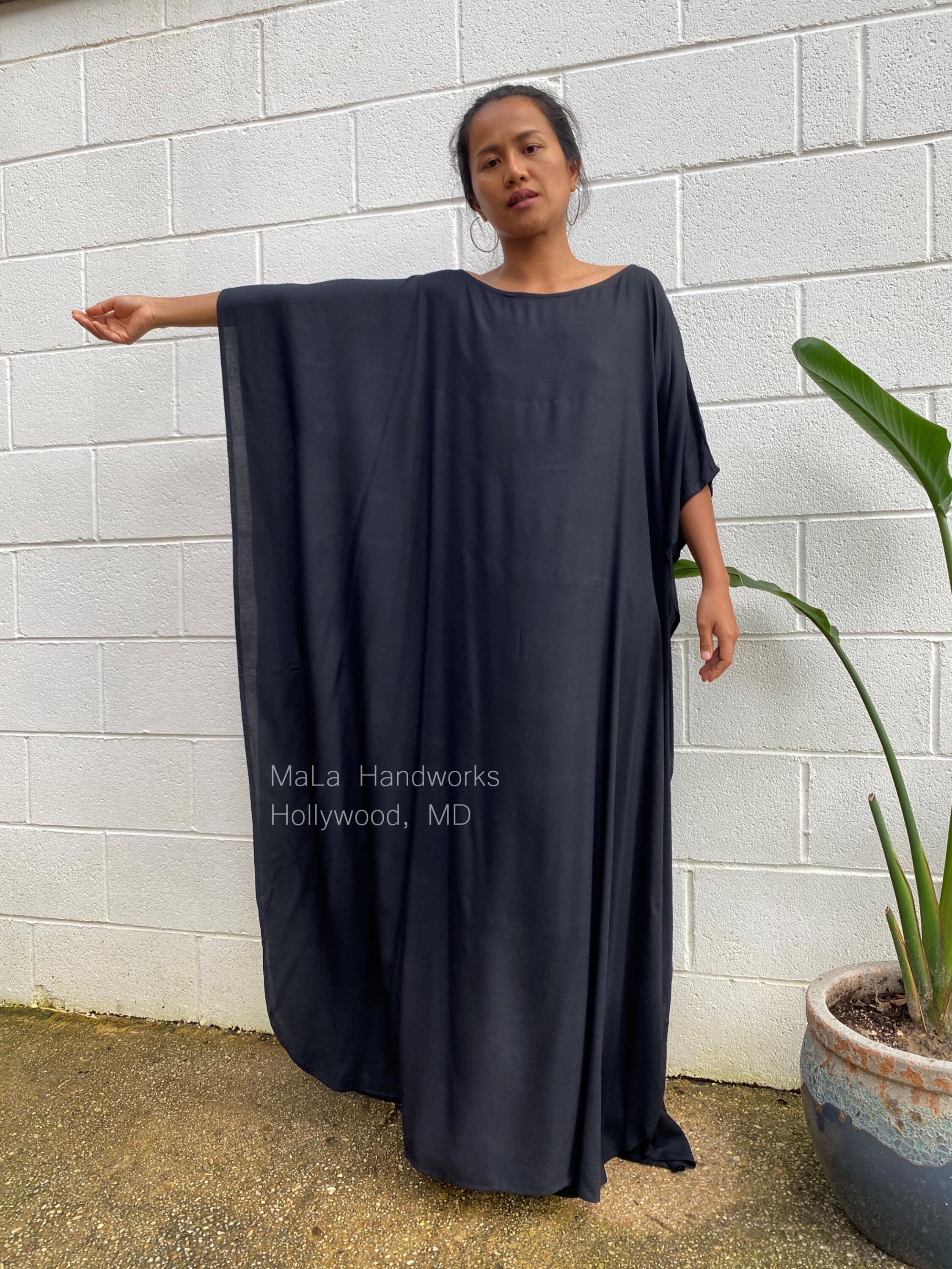 Aline kaftan with boat neckline