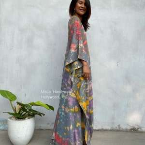 Caftán gris con estampado tie-dye arcoíris A-15 Tallas grandes Caftán arcoíris Vestidos de playa para mujer Ropa de vacaciones Vestido de descanso Ropa de resort Mumu imagen 7