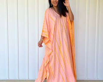 Kaftán extragrande color melocotón con estampado tie-dye naranja (A-35)