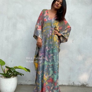 Caftán gris con estampado tie-dye arcoíris A-15 Tallas grandes Caftán arcoíris Vestidos de playa para mujer Ropa de vacaciones Vestido de descanso Ropa de resort Mumu imagen 9