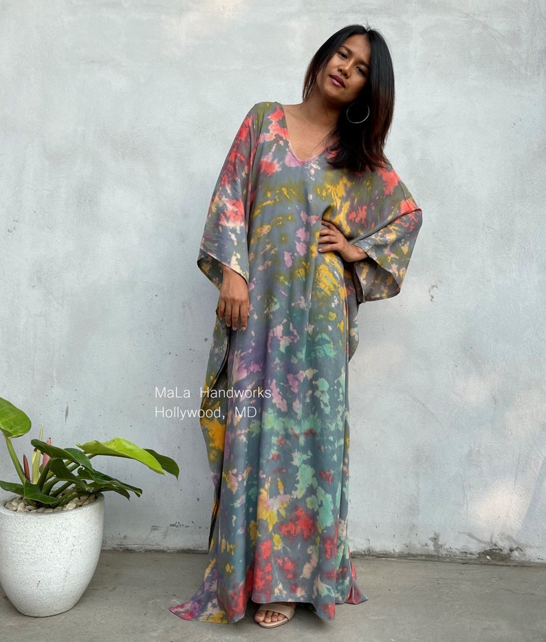 Caftán gris con estampado tie-dye arcoíris A-15 Tallas grandes Caftán arcoíris Vestidos de playa para mujer Ropa de vacaciones Vestido de descanso Ropa de resort Mumu imagen 9