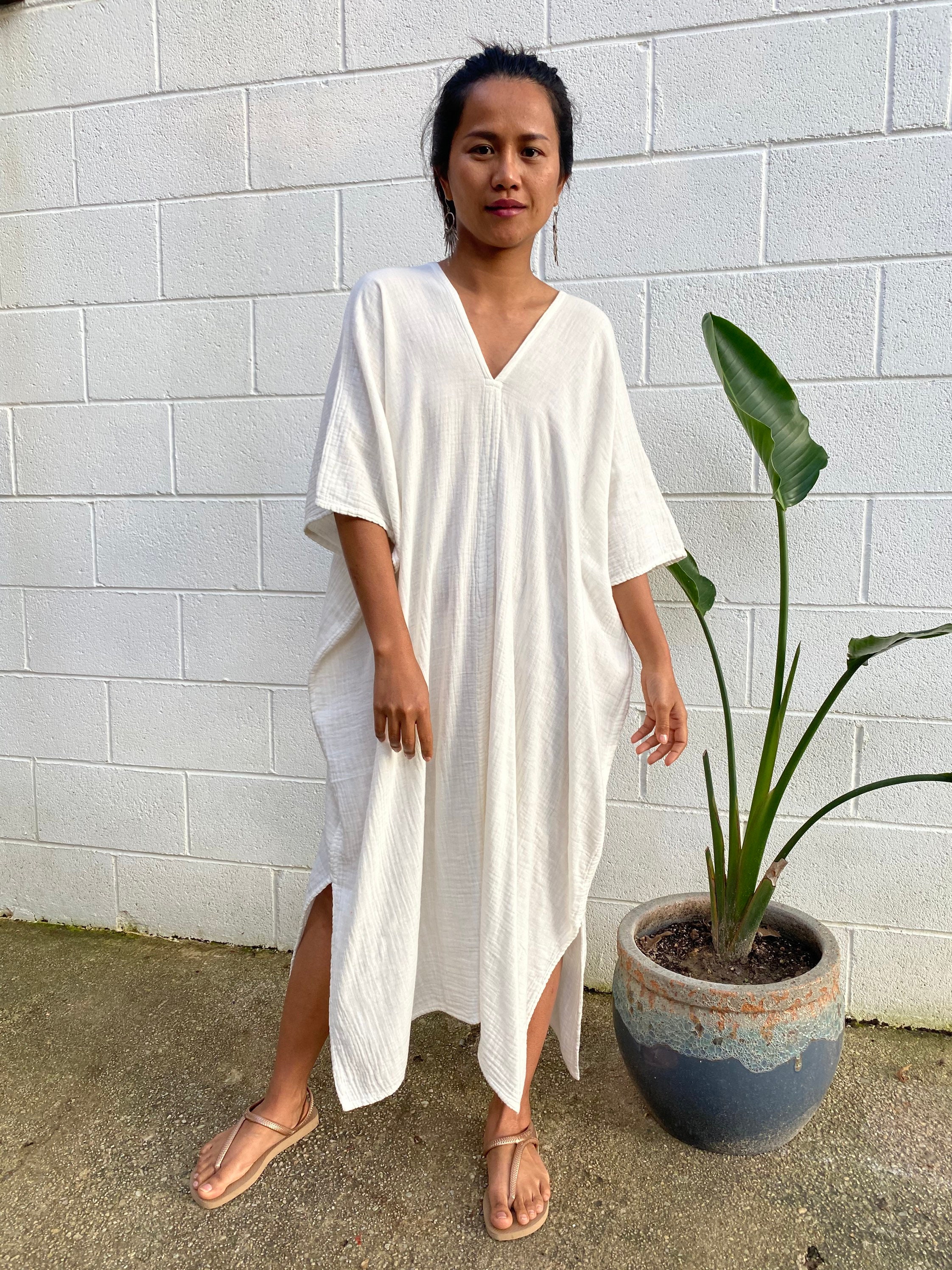 DS-2 Off White Midi kaftan One size plus Double gauze
